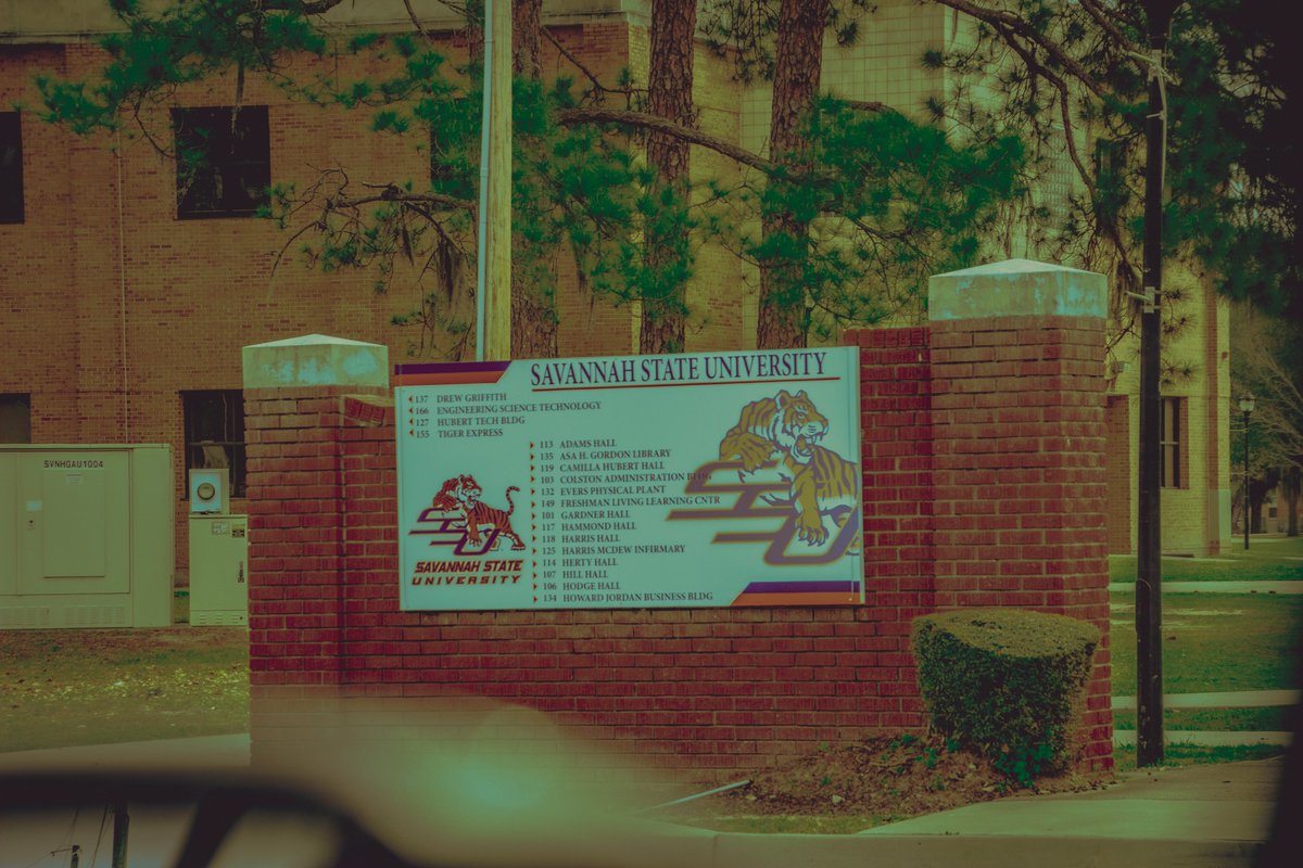 Chev333____'s tweet photo. [ 💙S 🧡S 🐅U ]
                             NO VISIION IS TOO BIG 333
#HAILSSU #333VII #SSU #SSUTENNIS #WRIGHTSTADIUM #SAVANNAH #HBCU #KEEPYAHEADUP #MYSSU #CLAWDOWN #REALSTRIPES #GRADSZN #BACKHANDSTRONG #CoronavirusLockdown https://t.co/VIhFEoMElO