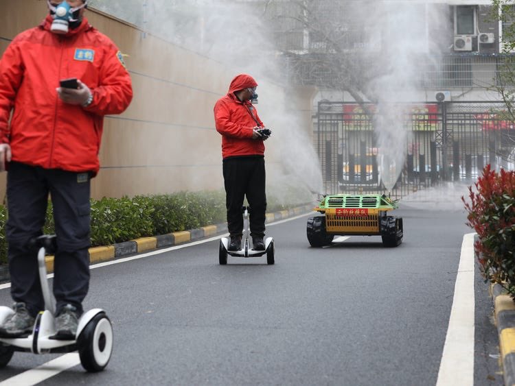Katyajacqueline's tweet photo. Okaaay, but why isn’t USA spraying and disinfecting these streets like China was doing?
#ineedananswer #COVID2019 https://t.co/vLmzGqueYl