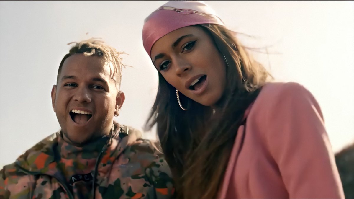 Tweet &amp; Retweet

YA NO ME LLAMES OUT NOW