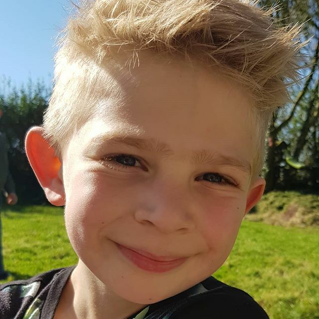 danniwhitburn's tweet photo. Summer smiles • when the suns out it makes everyone feel good even in these times #smiles #familytime #sharingthelove https://t.co/1z4Xsj7vkz