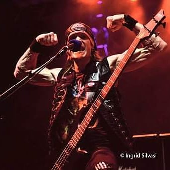 PeteKlassen's tweet photo. 70,000 Tons of Metal 2020 Round X
Pool Deck Stage - Striker
"When cruises we're still cool"
#strikermetal #70000tons #RoundX #sheckterbasses #deanmarkleystrings #intunegp #shred #nwothm #bassist #yegartists #junonominees2020 #giver https://t.co/dMxeW8w7MM
