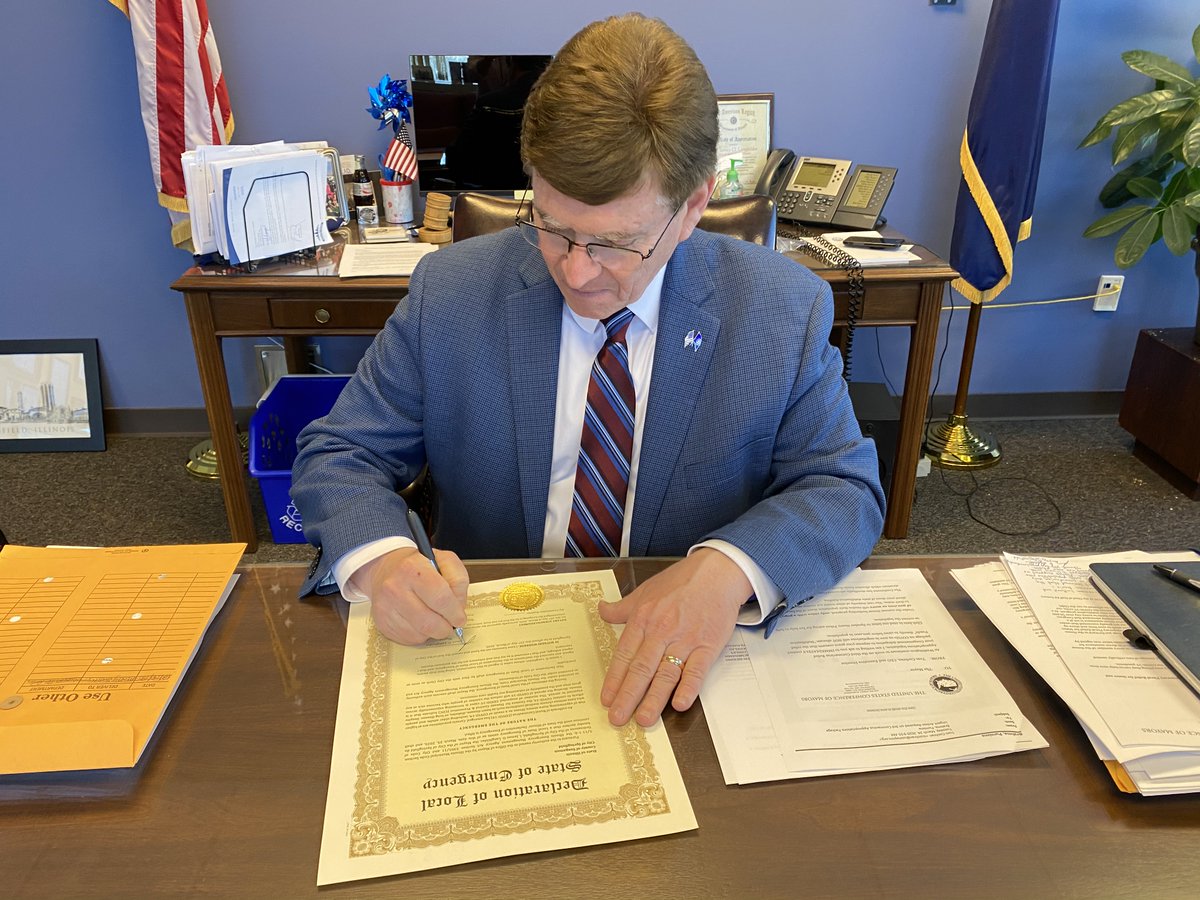 wics_abc20's tweet photo. BREAKING: Springfield Mayor Jim Langfelder has signed a Declaration of Local State of Emergency for the City of Springfield. More details to come. https://t.co/ysStC5Ceeo