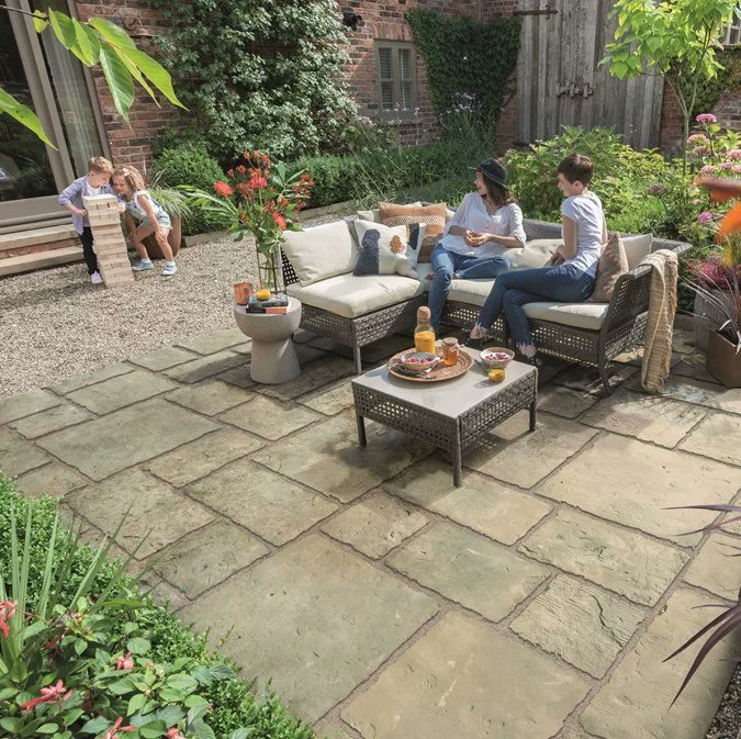 SCOTCAST's tweet photo. Thoughts turning to your outside living area - A small selection of Bradstone products that could spark your imagination . #staysafe #StayHomeSaveLives https://t.co/R6NE3qZP1e