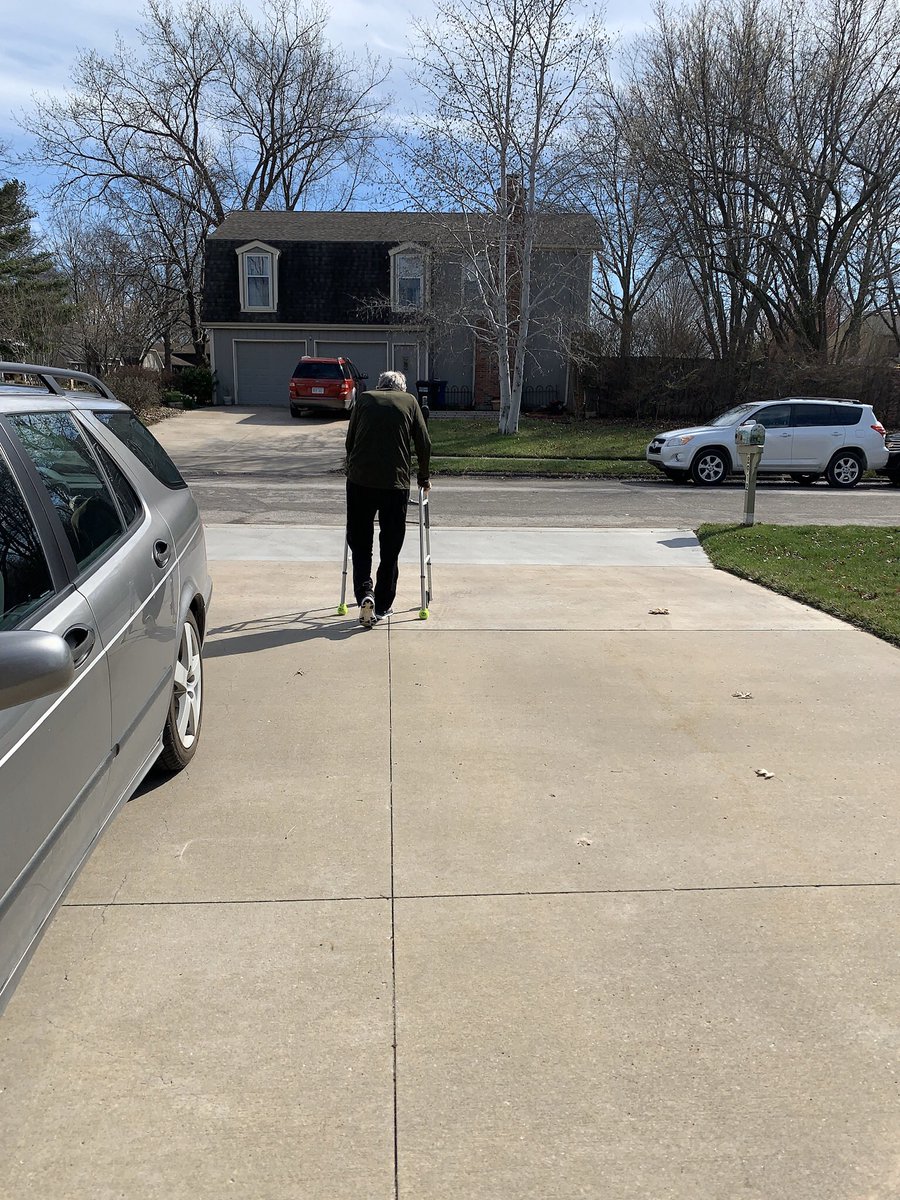 lisaflanders's tweet photo. Here is what #QuarantineLife looks like at his house. Dylan with #KeepLivingatHome showed up with his #JayhawkFaceMask to assist my #93yearsyoung dad. #KLaH really cares for their clients. #Keepingthemsafe #LFK #coronavirus #COVID19 https://t.co/qdu2gCCeCu