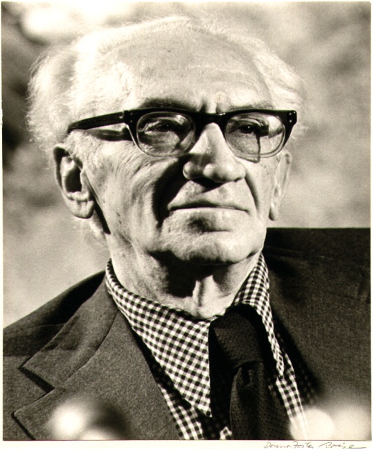 25.Immanuel Velikovsky, the canonical example of a 'pseudoscientist,' was a victim of book-burnings in the 1950s. His theories and predictions were ignored or vigorously rejected by academia despite many of them being correct.All this because he went against consensus science.