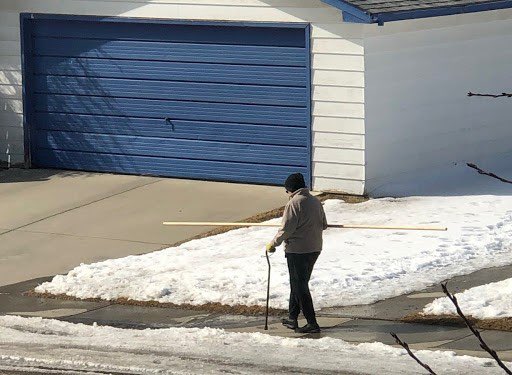 sbligh's tweet photo. Best way I’ve seen to ensure people maintain a safe distance so far! Think I can use this trick in the grocery store? https://t.co/UMbwddihDu