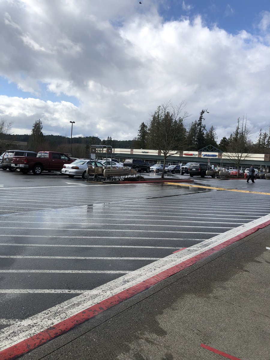 MRS_FOTO's tweet photo. Just another day in Washington. The amount of traffic on the roads and in grocery stores has drastically INCREASED. If you looked around, you wouldn’t even know we are in the middle of a Global Pandemic. This “Stay Home Order” is useless &amp; ineffective @GovInslee @KIRO7Seattle https://t.co/ZLnfnQ8960