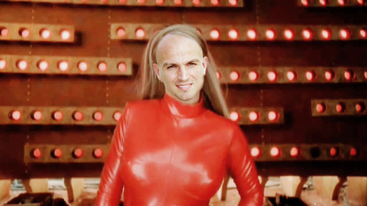 wikigreg's tweet photo. Con tanti cari saluti a @matpedrini #live2box https://t.co/Z2UF0lsp92