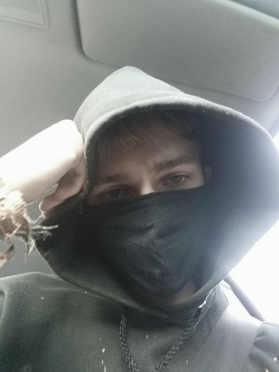 zlatatequila's tweet photo. ja v BMW a kukuc kterym ti chci rict ze jsem vydal novou pisnicku

https://t.co/gnkDDP1M9W https://t.co/AEcI6my2iY