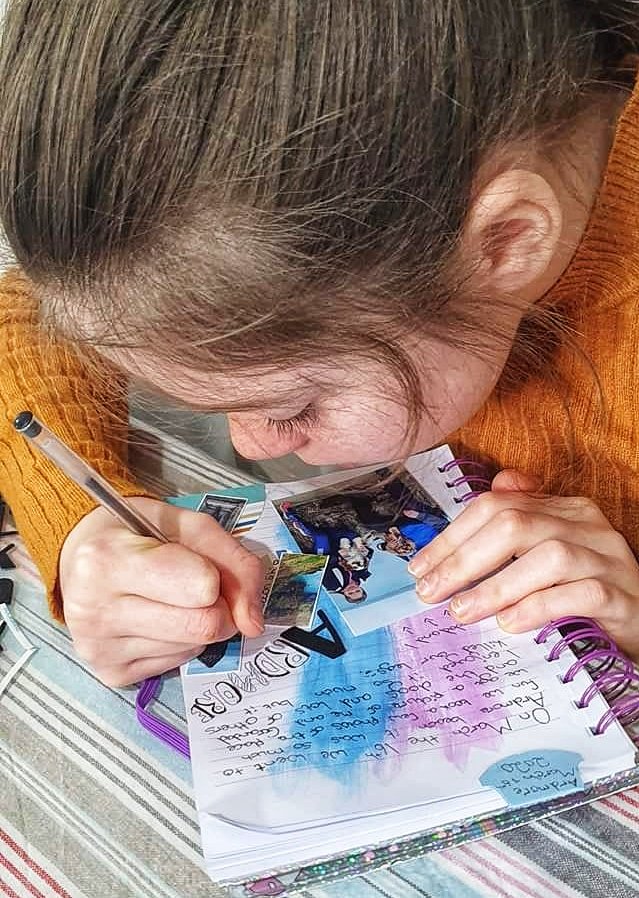 jeaneany2011's tweet photo. Learning to journal ❤ keeping her busy 🥰
#lockdownhobbies
#coronahobbies
#CoronaIreland 
#Learningathome 
#learningisfun https://t.co/m0ZtQOlP2H