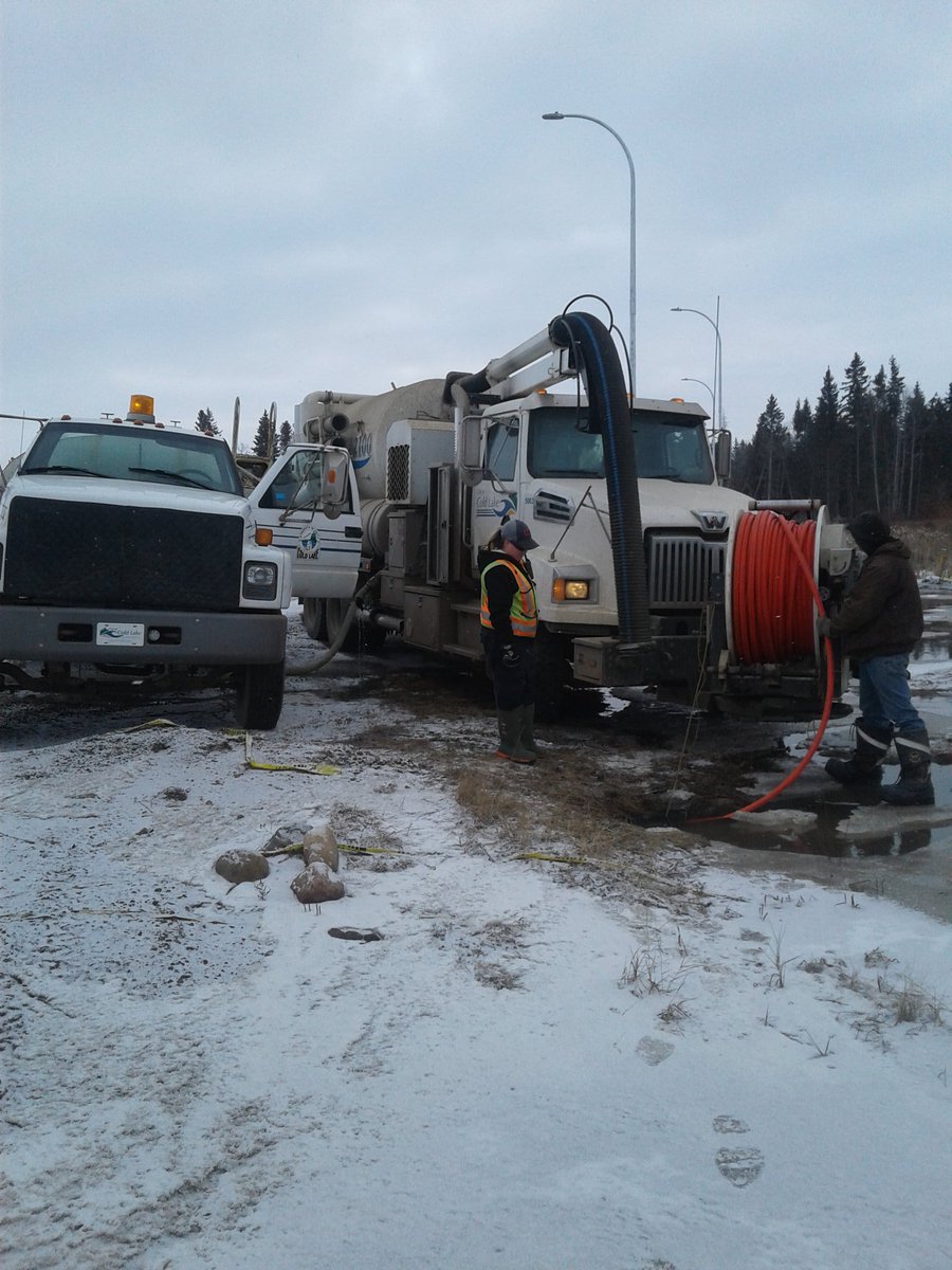 azam_khan's tweet photo. @CityofColdLake Public Works working to keep us moving. Pls keep essential service providers in ur thoughts as for them Work From Home is not an option. Thanks to all who are working to keep us safe &amp; making our communities better. #covid #EverydayHeroes @APWAupdates @APWATWEETS https://t.co/XBarAzmOz5