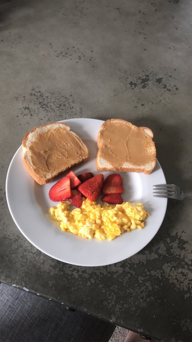 This is just a healthy reminder to fuel your bodies correctly! This morning I made myself some toast with peanut butter, a scrambled egg, and cut up some strawberries:) #salc <a href="/The_Pennant/">Penn Kingsmen Sports</a>