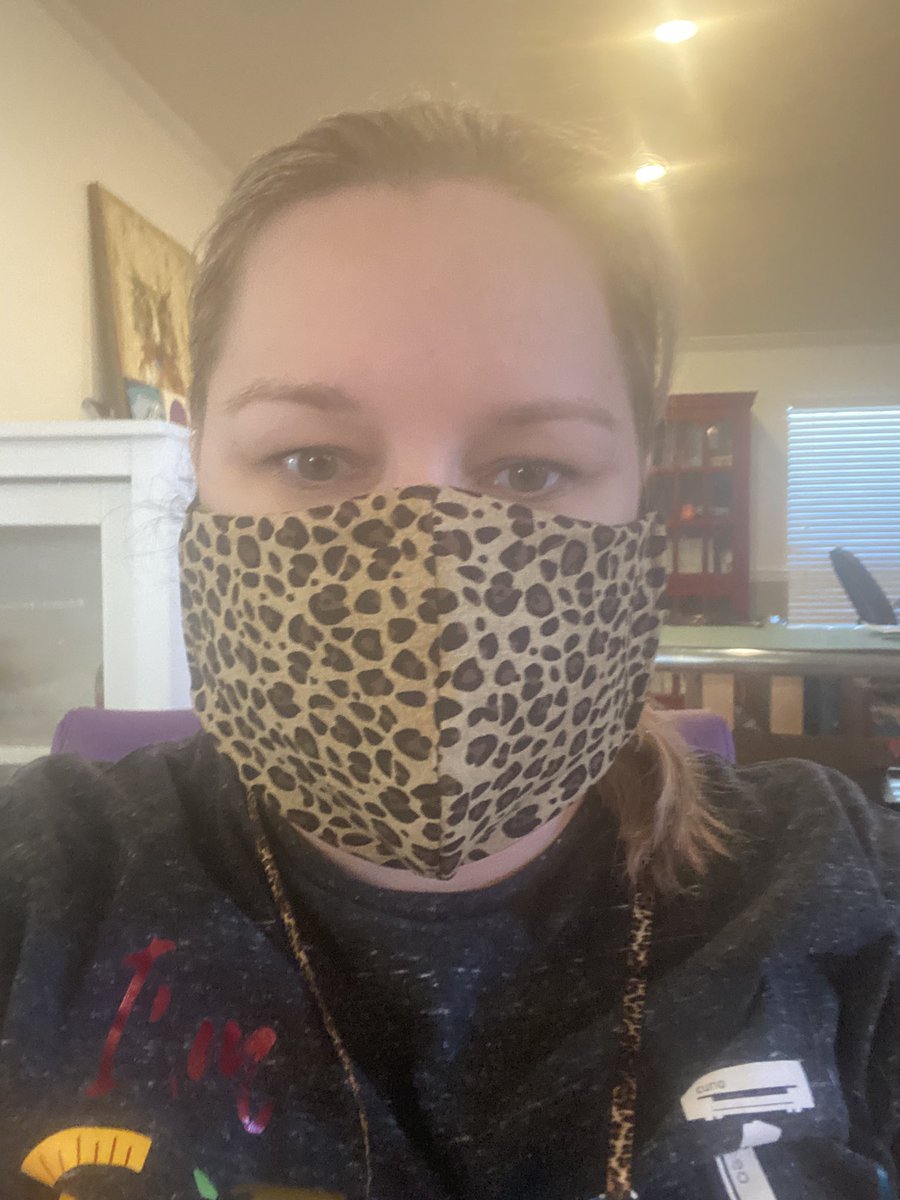 MyVryCrftyLife's tweet photo. Here’s what I am making for our local nurses and doctors! N95 pocket, 3 layers of cotton, ribbons for custom fit. Nose piece added for tighter fit too. Let’s craft for a cause! https://t.co/DyFqYq5b5I