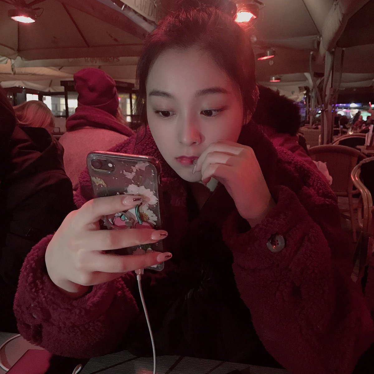 singnie gives us the most girlfriend material gahyeon pics