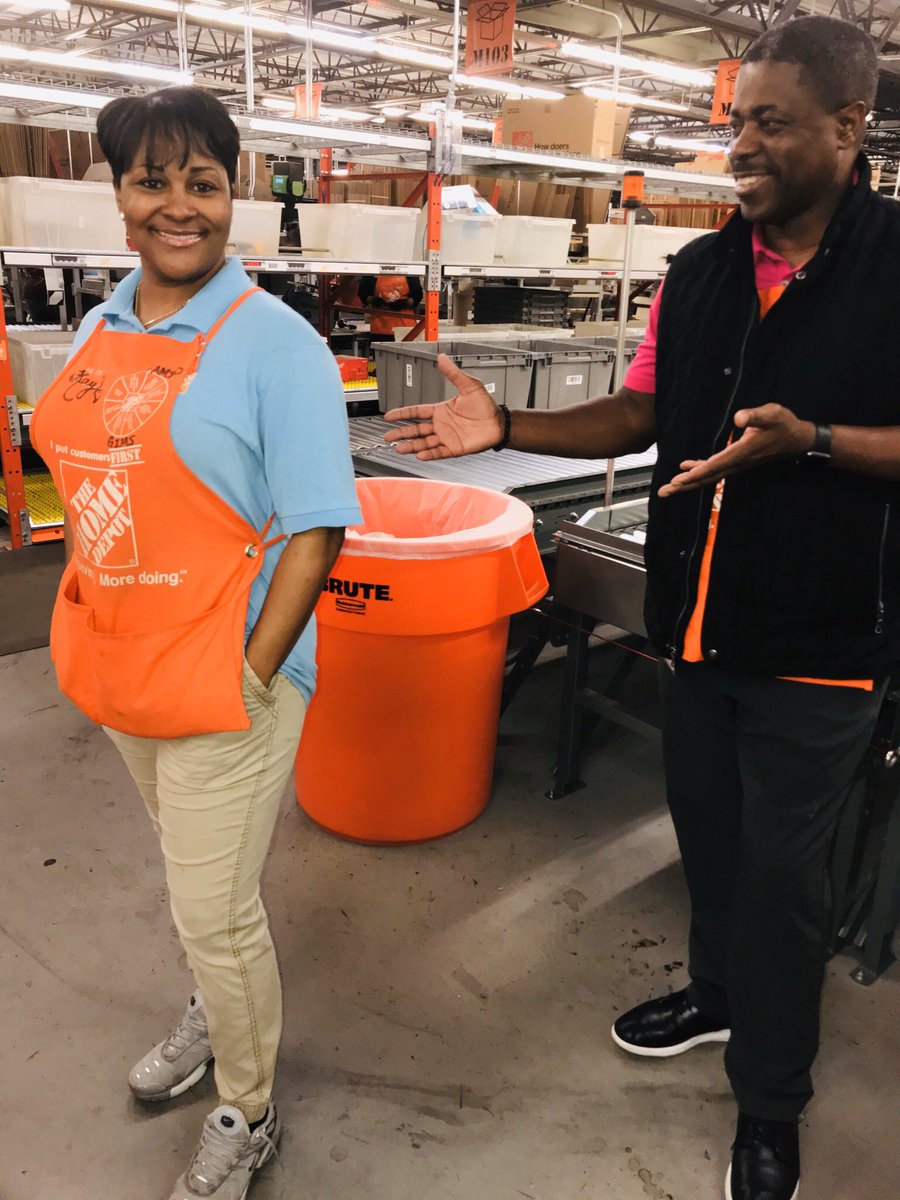 hillricky10's tweet photo. I introduce you Ms Kay-thank you for your support calling in additional support in our time of need....true orange-blooded and valued associate-6 years and going 👍👍👍👍👍👍 https://t.co/1B8lzMlw1L