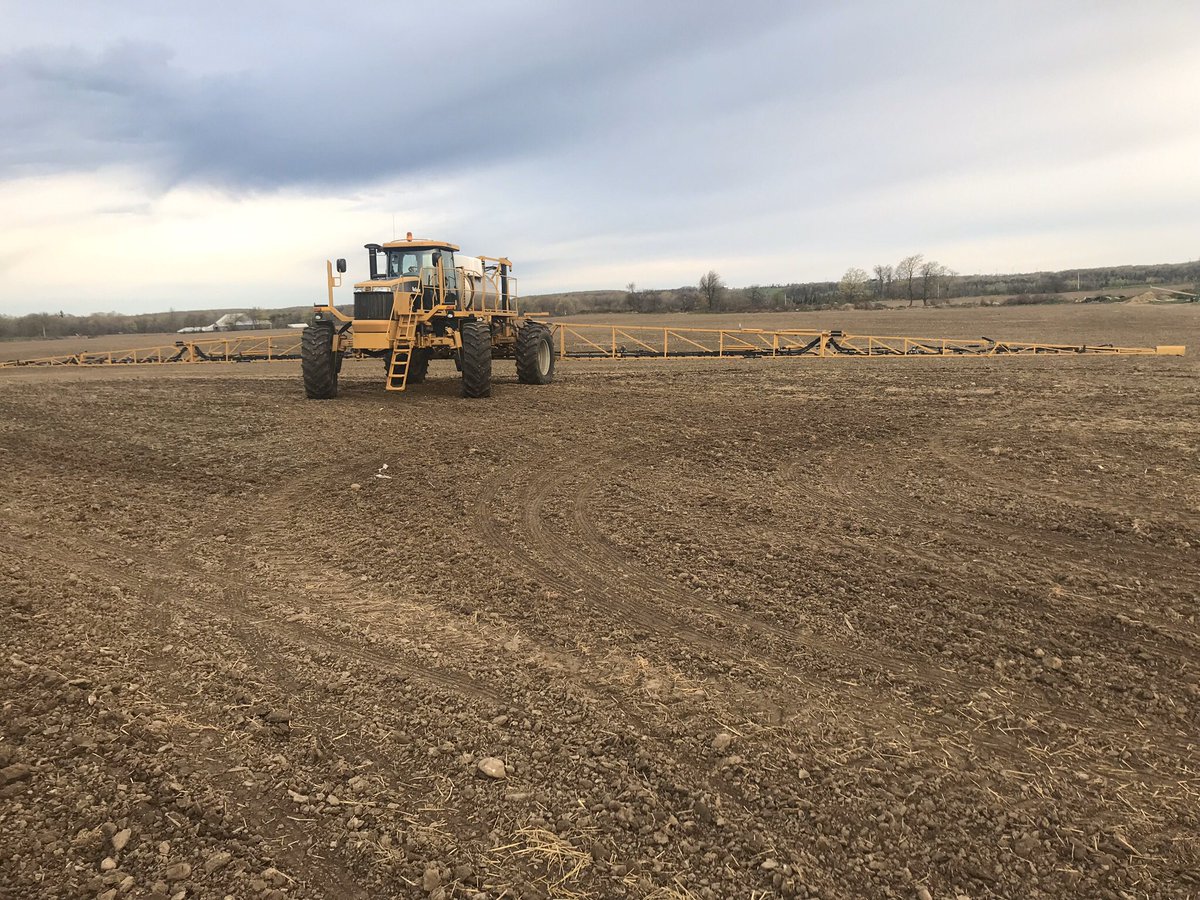 2011 1194 rogator for sale. 120’ boom 5 way nozzles. Row crop and floats. 2400 hours. $160000 Canadian. Mesg, call or text 5199387023