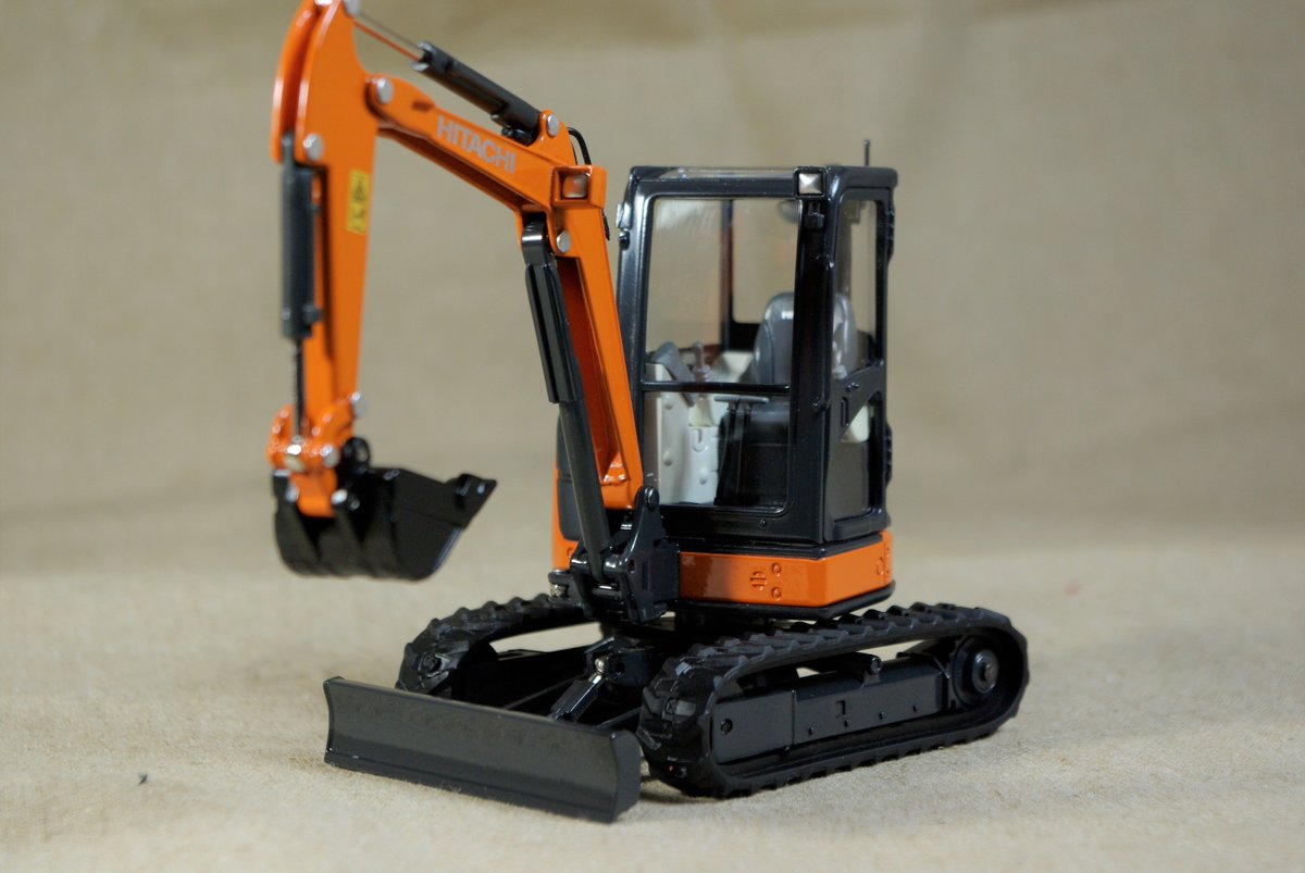 日立 チッパー Hitachi ZX35U Rubber Tracks 300x52.5x86 | Fortis HD