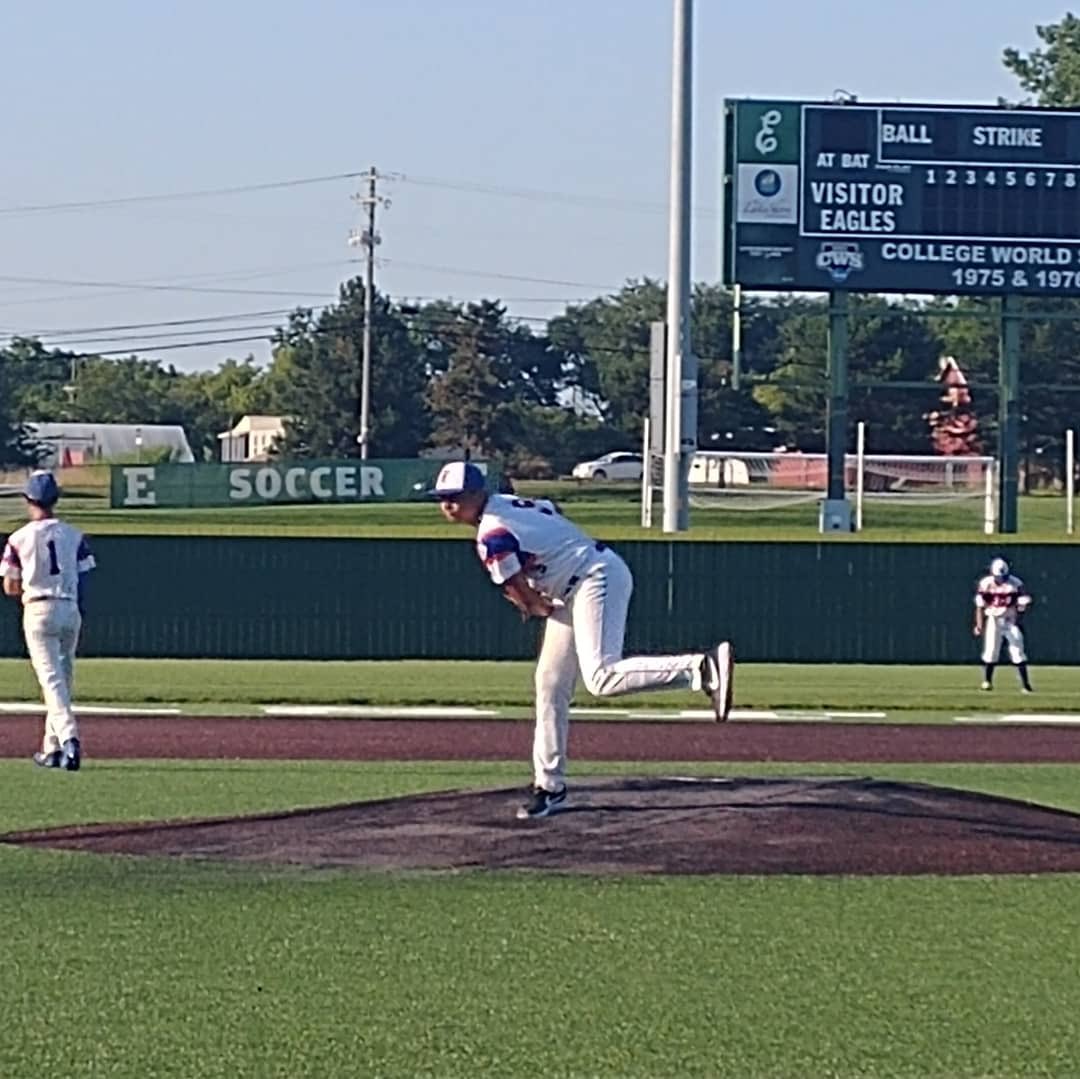 Lisaanneallard's tweet photo. If you are a baseball person please join the challenge of posting a baseball photo. Just one picture, no description. Please copy the text, post a picture and look at some great memories. @TorontoMets https://t.co/4x4W7IOR92