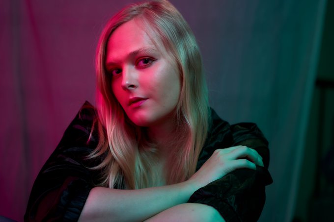 Bun buh bun bun... bun buh bun bun bunnnnnn (it's the Dragnet theme song you filthy casual).  Portrait