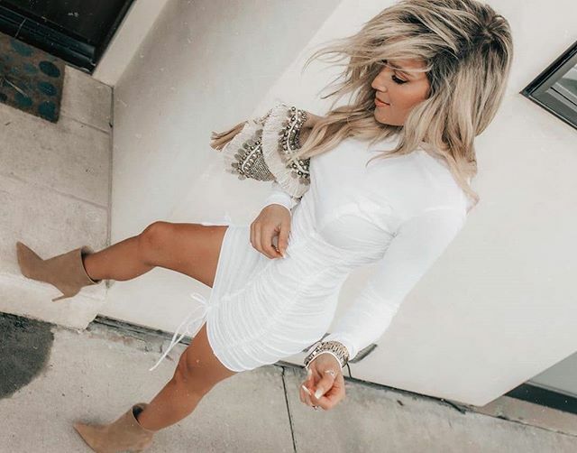 arsoclothes's tweet photo. Here we go babes! Week โ๐ผ and hoping it gets better this week! ๐ The perfect dress to start this Monday off right! โจ#socialdistancing
.
.
#VerishopWomens #hellomolly #saboskirt #nordstromrack #nordstrom #macys #revolve #ootd #revolvebeauty #revolveembassador #revolveme https://t.co/hbRrG2ZyH7