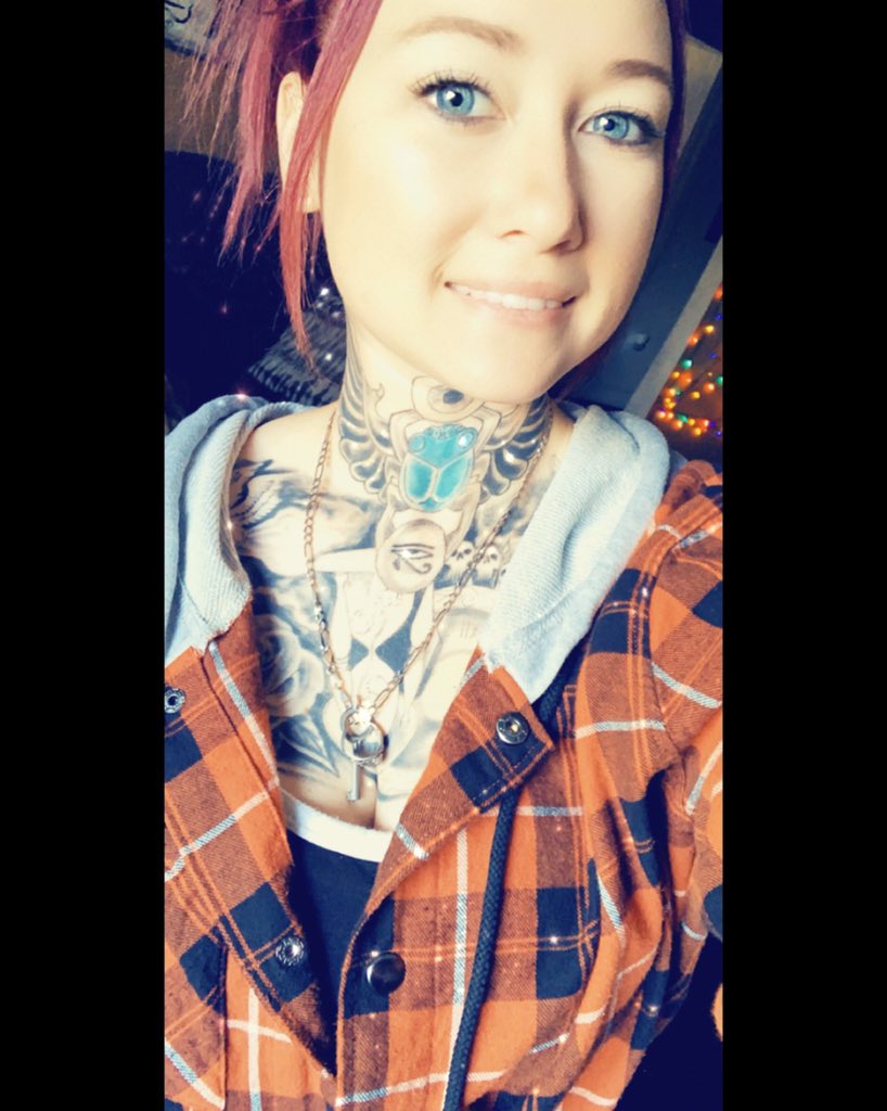 SVibes7's tweet photo. #smoking #babyblues #whatsgood #whatisit #firstpostever #tatted #selfie #inkedmodel #ambassador #newtothis #helpme #lol https://t.co/IGZX8zLyqX