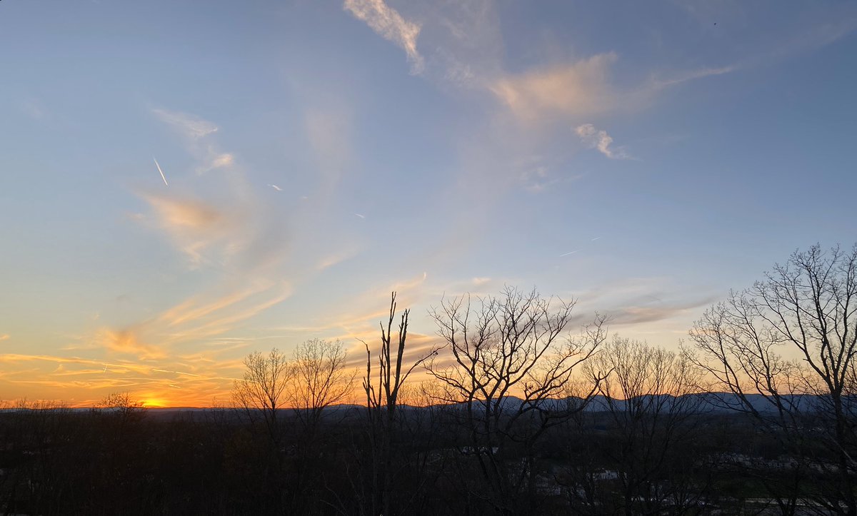 Matthew_R_Ryder's tweet photo. Beautiful view from my deck this evening. #nofilter #IsolationDay10 https://t.co/f3YYhpSqRA