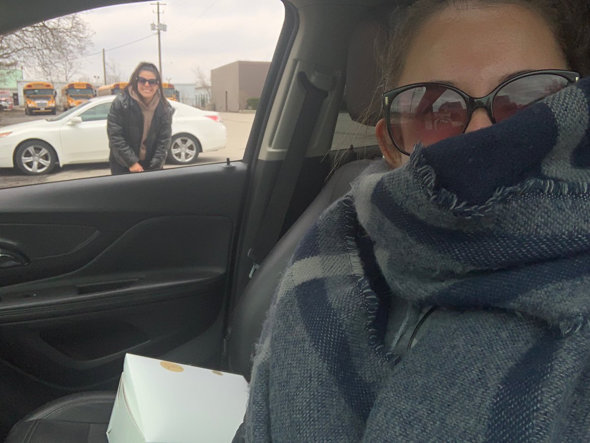 MsCano3's tweet image. While on my regular walk the other day I came across the most amazing surprise! Definitely missing @msjuliapalumbo, our awesome staff and students. 🙏♥️ #PracticingSocialDistancing #MissingMySchoolFam #MissingMyMinis @47Icn