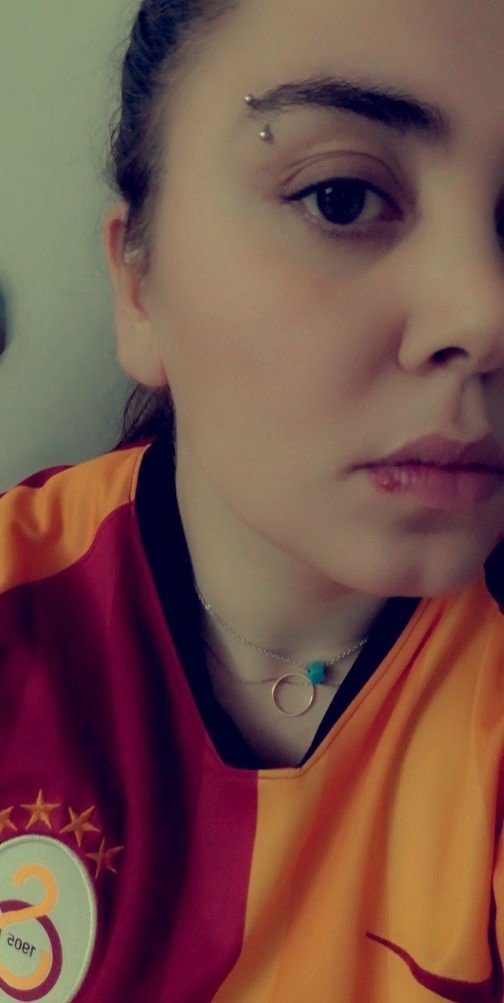 krmnebru07's tweet photo. @fatihterim
#EliniKalbineKoy https://t.co/Qbe8qoX2o4
