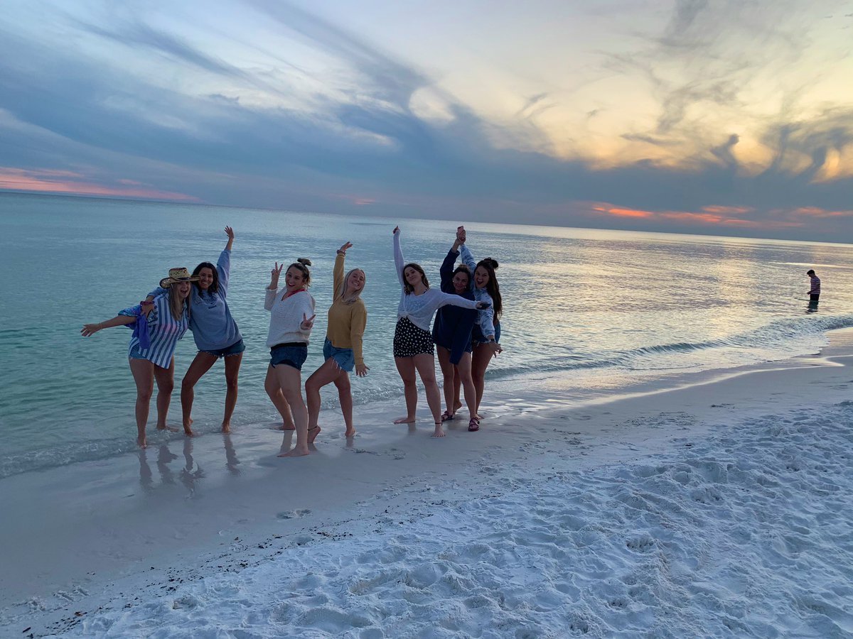 wish we were quarantined at aqua viva #wingitwednesday