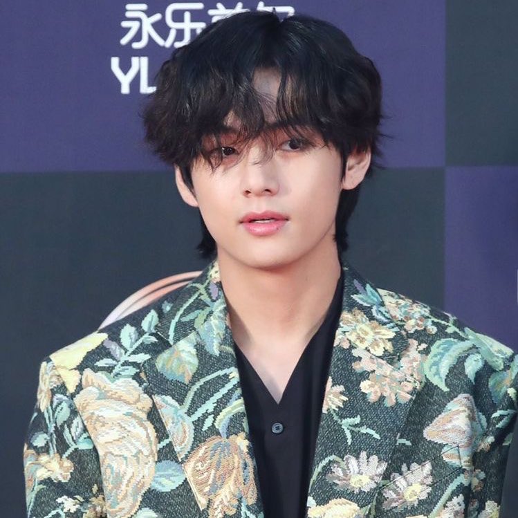 Sᴘʀɪɴɢ Taehyung Curly Hair A Thread