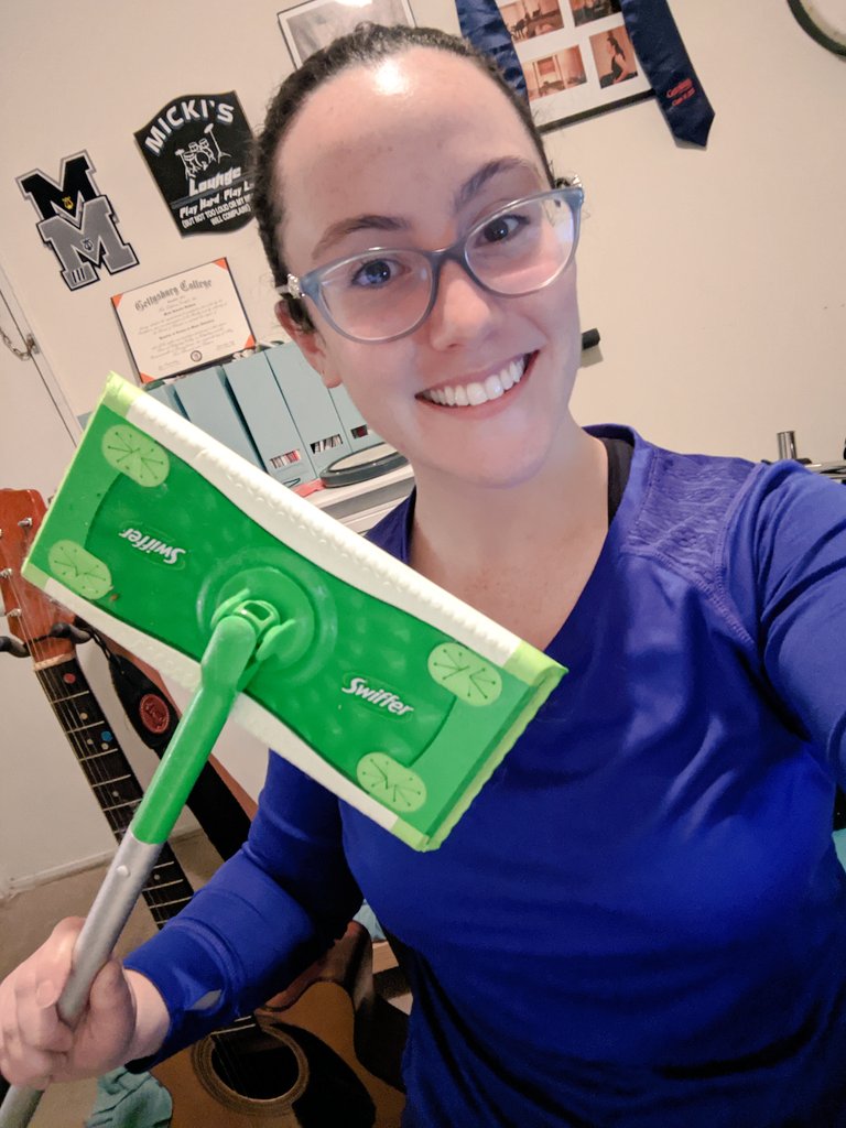 Don't have a guitar at home? Grab a mop/broom/Swiffer and practice strumming with us! Tomorrow's 🎸class focuses on strumming patterns and chords for "All Star"!  🎥: youtu.be/sBqwMl_IgQ4 <a href="/WallTwpSchools/">Wall Township Public Schools</a> @littlekidsrock <a href="/ArtsEdNJ/">Arts Ed NJ</a> #musicedonline #guitarteaching