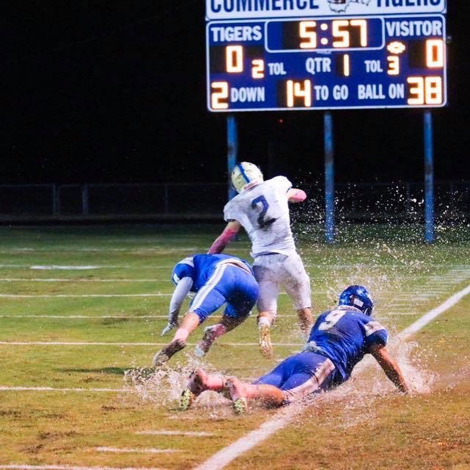 ra_dawn's tweet photo. If you are a football person please join the challenge of posting a football photo. Just one picture, no description. Please copy the text in your status, post a picture, and look at some great pictures. https://t.co/A07n06ow7X