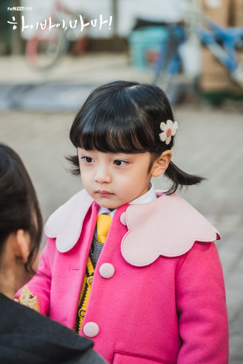CJnDrama's tweet photo. 붕어빵 먹는 붕어빵 모녀❤
태쁘 어린시절 보다 더 이쁘다는 서우😚
⠀
매주 [토일] 밤 9시 방송
#tvN #토일드라마 #하이바이마마
#김태희 #이규형 #고보결 https://t.co/UTs73B6dZZ