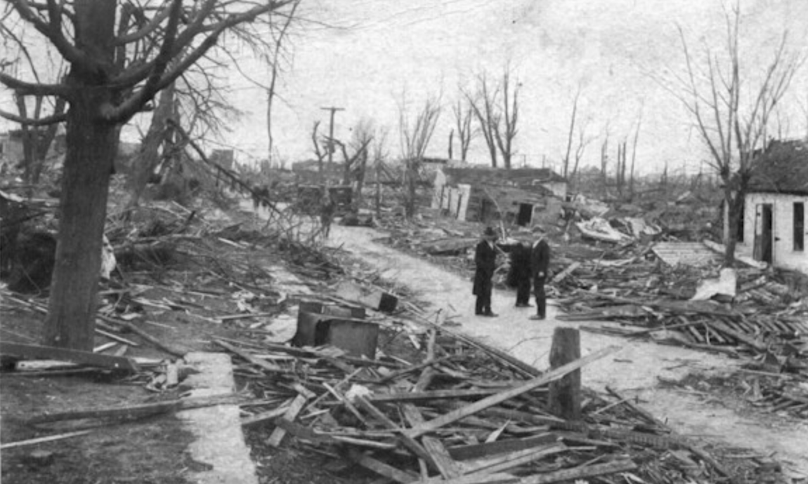 OldWeatherPics's tweet photo. Damage from the Tri-State Tornado in Murphysboro, Illinois, March 18, 1925 (Jackson County Historical Society) https://t.co/60mUABwxMf