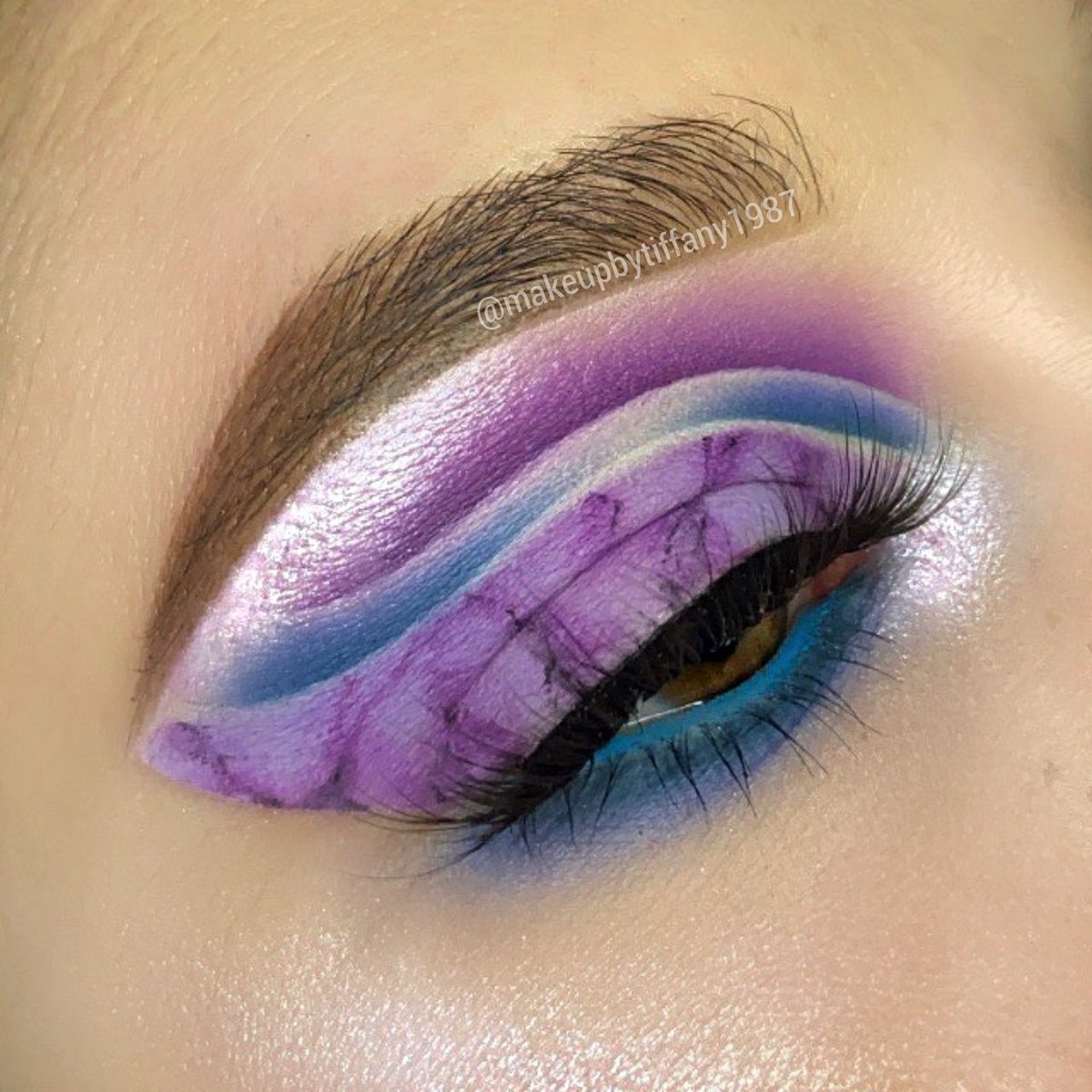 I’m obsessed with the #bloodlustpalette <a href="/JeffreeStar/">Jeffree Star</a>. Two looks, third one coming soon...