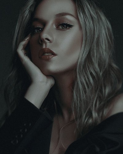 ❛ YO NO TENGO 𝗣𝗥𝗘𝗖𝗜𝗢, Y DE TENERLO NO PODRÍAS 𝗣𝗔𝗚𝗔𝗥𝗟𝗢.❜

    ╭───── 𝗖𝗔𝗥𝗟𝗔 𝗖𝗔𝗟𝗘𝗥𝗨𝗘𝗚𝗔 𝗥𝗢𝗦𝗢́𝗡 ｡´-
———————–———–— 𝗟𝗔 𝗠𝗔𝗥𝗤𝗨𝗘𝗦𝗜𝗧𝗔. 
⠀  
𝐄́𝐋𝐈𝐓𝐄 RP. 

Retweet? Prometo deleitaros con mi presencia.