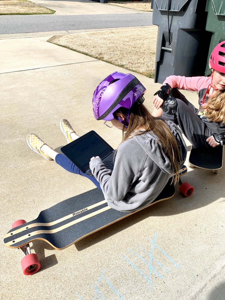 jbdeyPE's tweet photo. Schoology and recess at the same time?@BethBianchi @SheilaVBHPE @JbdElem https://t.co/cJHl0kQ1on