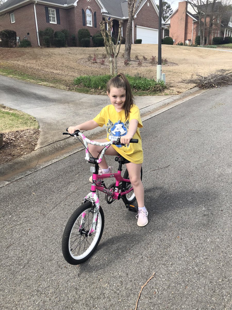JLDougherty's tweet photo. Bike riding on House Colors Day for PE class! We’re loving the fresh air and sunshine today! 💛 #Honestus @Armuchee_Elem https://t.co/bT0NTtMIYk