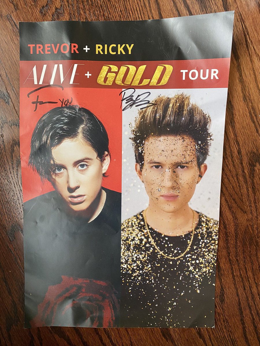 notdaraa's tweet photo. @TrevorMoran hey Trevor, middle school me needs some clarification. Did you mess up your t and opt to make it an F? I need answers. https://t.co/oeoO55GtG0