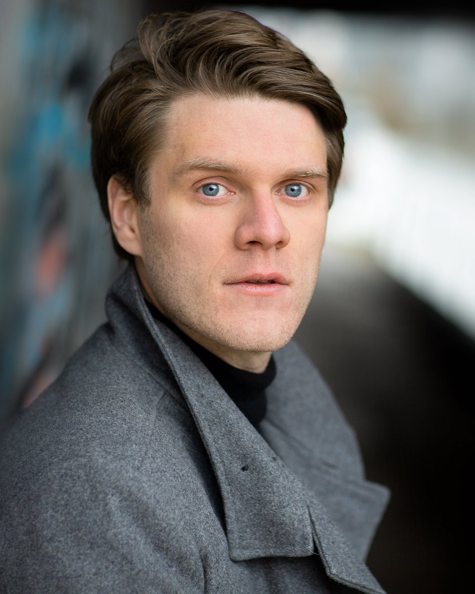 PROTEUS: @Luke_M_Barton 

Luke has a string of Shakespeare credits as part of <a href="/MerelyTheatre/">Merely Theatre</a>, and Sherlock Holmes <a href="/Blackeyedtheatr/">Blackeyed Theatre</a> 

Tune in to see him LIVE tomorrow, Thursday 19th March at 7pm! #ShowMustGoOnline #ConnectedandCreative #Shakespeare

youtube.com/watch?v=KOAHj4…