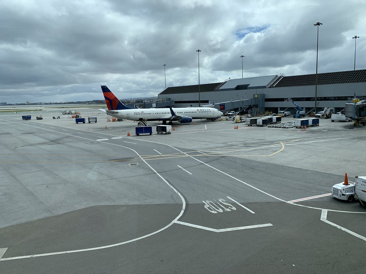 Jake'n'Bake LA 🇺🇸 on Twitter "Got my bags. Went to new terminal