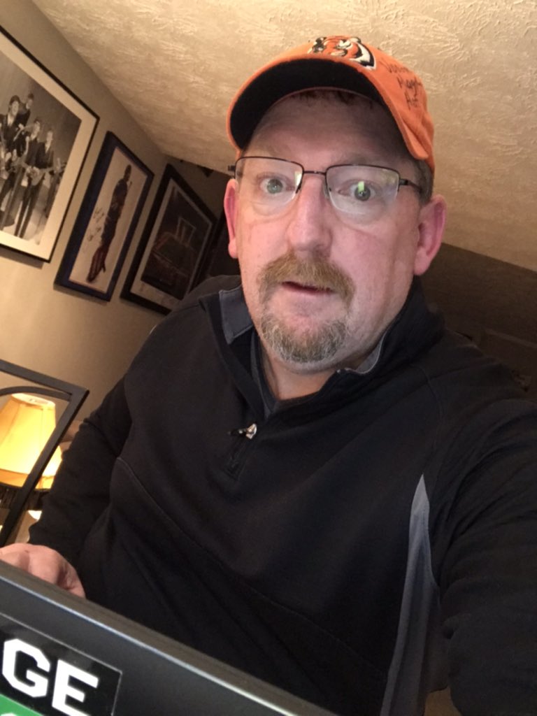 jkoe72's tweet image. I think I have figured out this work from home thing for when I need to step away from the Video conference.  I found a stunt double, can you? #workfromhomechallenge @TheMuppets rule #EmployeeOfTheYear