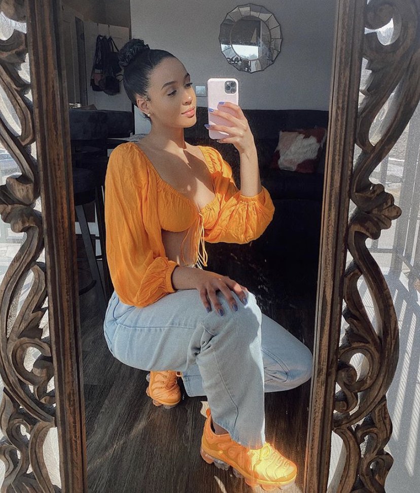 orange vapormax plus outfit