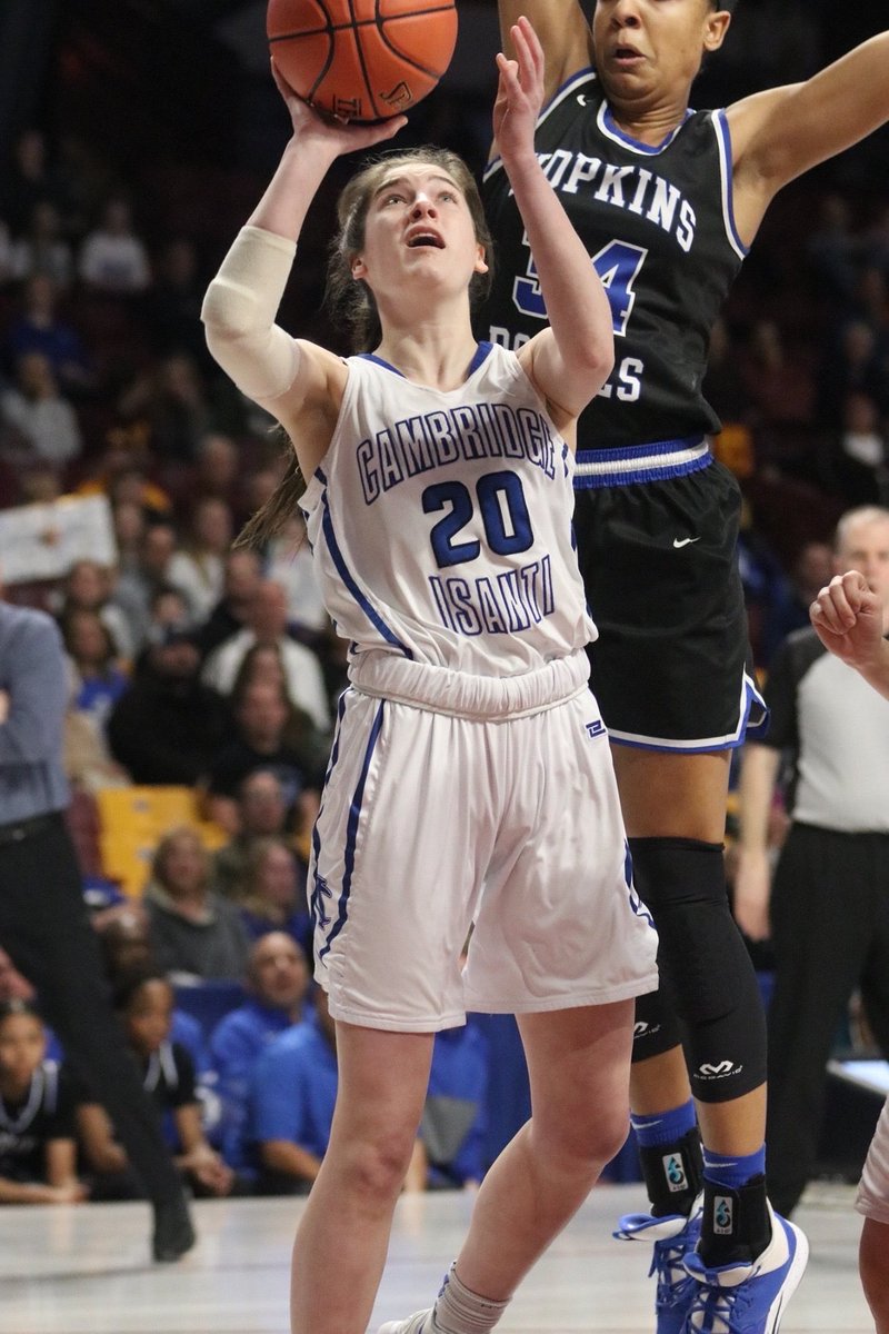 Congratulations to Molly Hennen on being voted M-8 All Conference Honorable Mention.