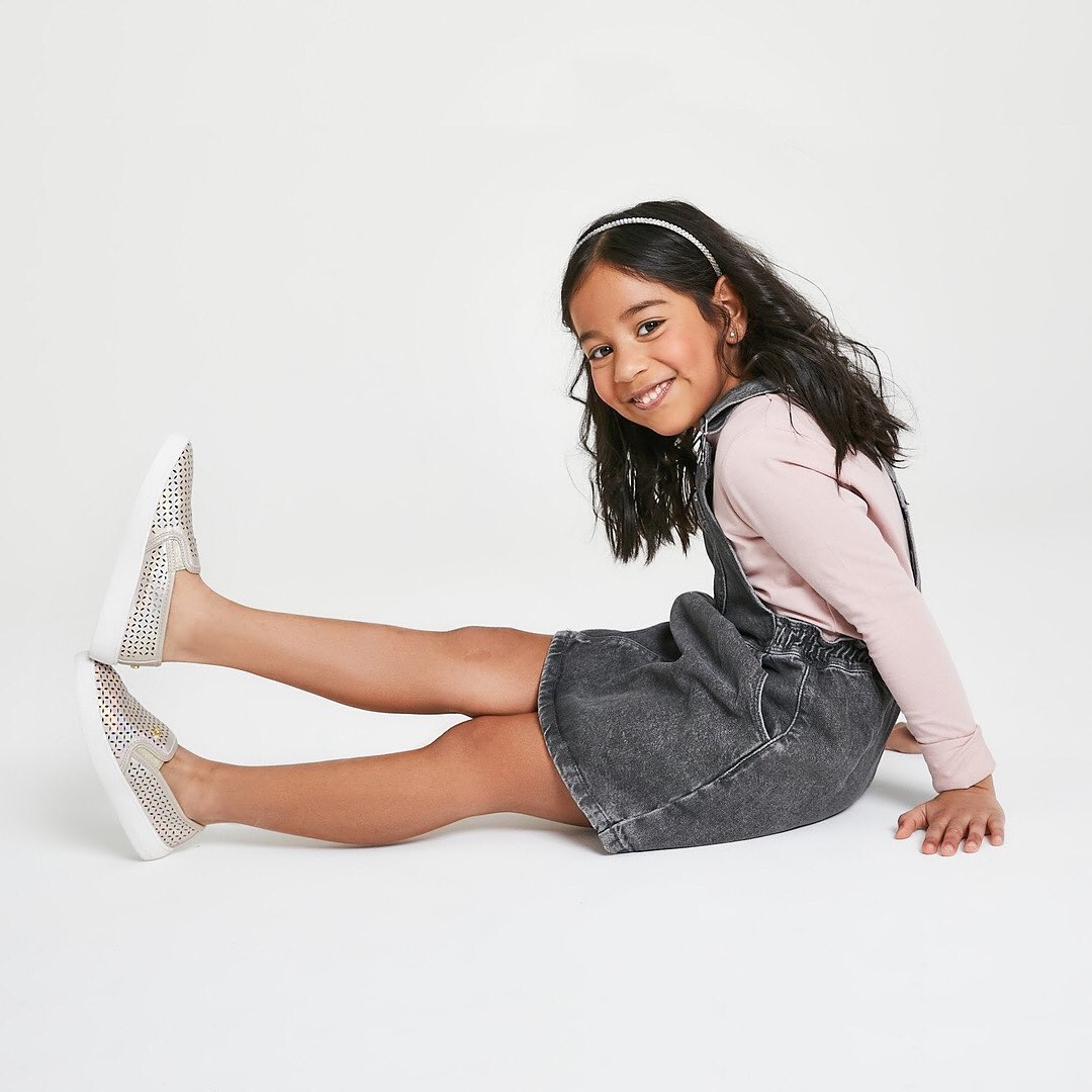 zuriagency's tweet photo. Charlotte Duffy and Aviah are dancing their cares away in their brand new kids shoes!
@charlotte.belle.duffy @boston.and.aviah @shopkidsshoes #zuri #zuriagency #kidsshoes #footwear #friends #kidsstyle https://t.co/8PdR1QoxoF