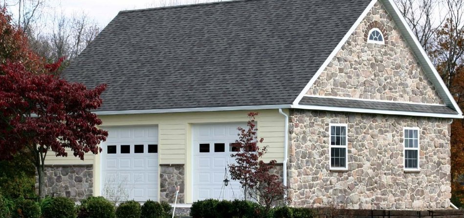 ConestogaBuild's tweet photo. With time-tested post frame construction techniques, your new custom garage can be built more quickly and at a lower cost than with traditional stick-frame construction methods. 

Take a look at the variety of options: https://t.co/18CYSisA0l https://t.co/3VpCcFu3me