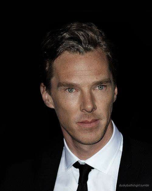 misainthesky's tweet photo. #PortraitBatch #Sherlock #BenedictCumberbatch 💙😍 @CumberbatchSpam https://t.co/HvRRUCvYOE