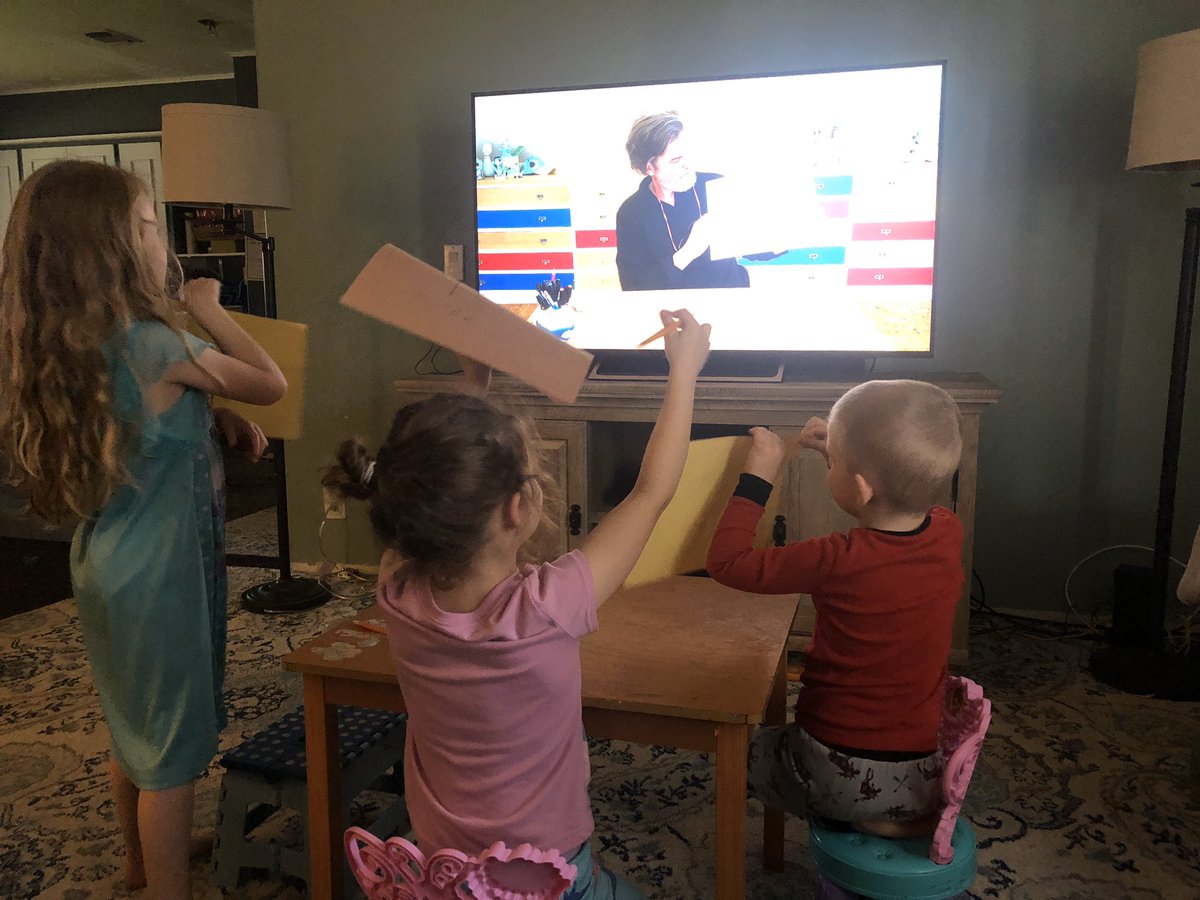 ht_cox's tweet photo. Thank you for the “Lunch Doodles” @MoWillems.  The kids love it, even in their pajamas.  Day 1 artwork attached @The_Pigeon https://t.co/LQtQjYOozy
