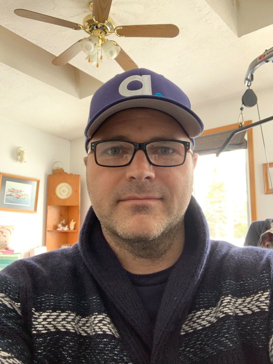 AbleSense's tweet image. Able Sense #President, Aaron, sent this for #WorkspaceWednesday.

Here, he has set up shop temporarily at his in-laws', but don't you worry - you bet he's still #TKOB...when he's not...uh...doing lat pulldowns?

#socialdistancing #workingfromhome