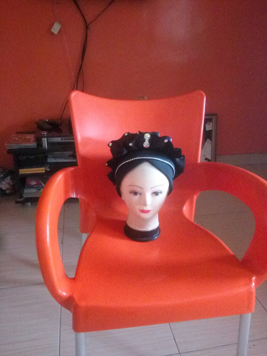 estizzles's tweet image. LIBERTY